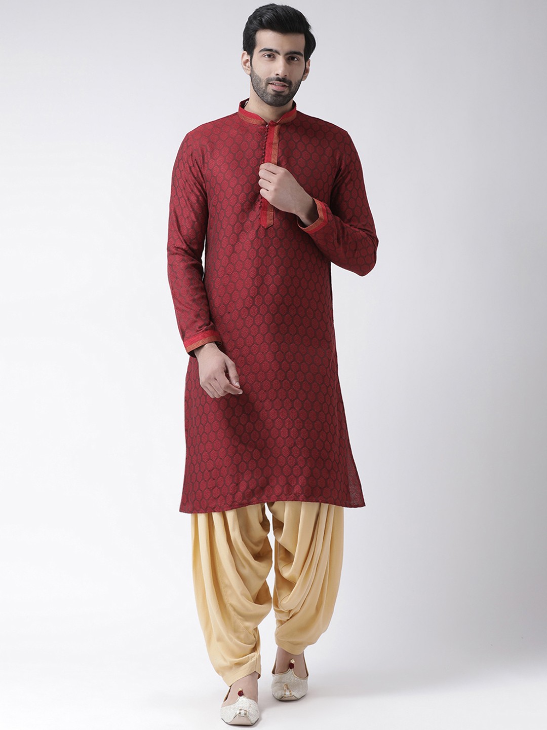 

KISAH Men Maroon Self Design Kurta with Patiala