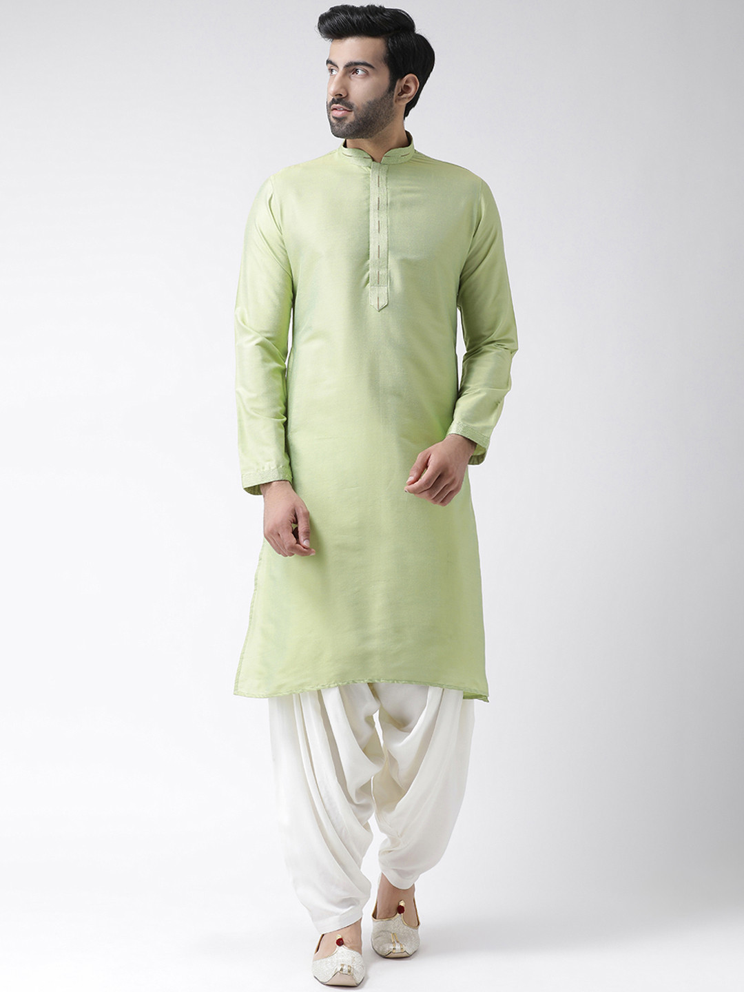 

KISAH Men Green Embroidered Kurta with Patiala