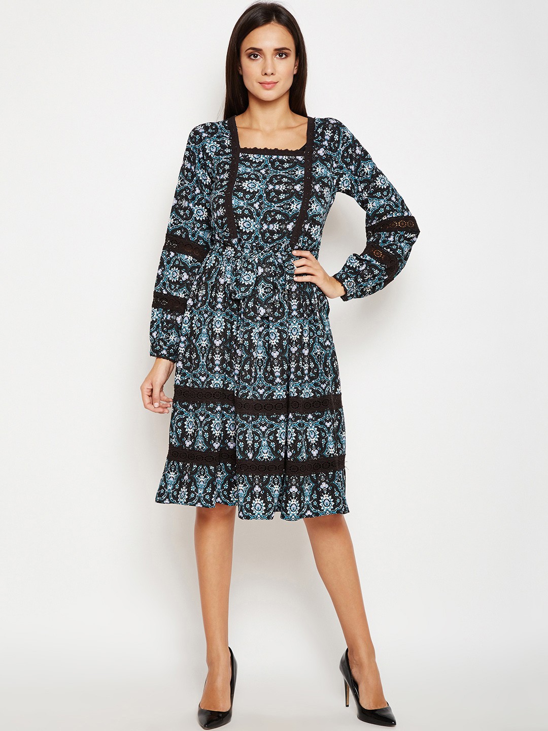 

Oxolloxo Women Blue Printed Fit and Flare Dress