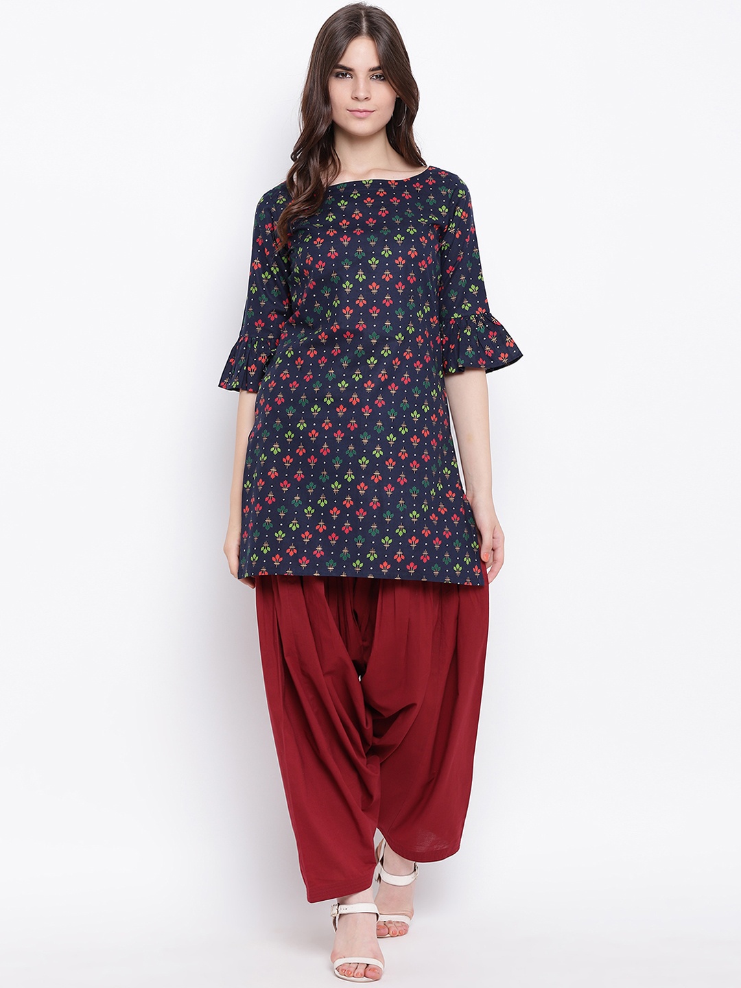 

FABNEST Women Navy Blue & Maroon Printed Kurta with Patiala