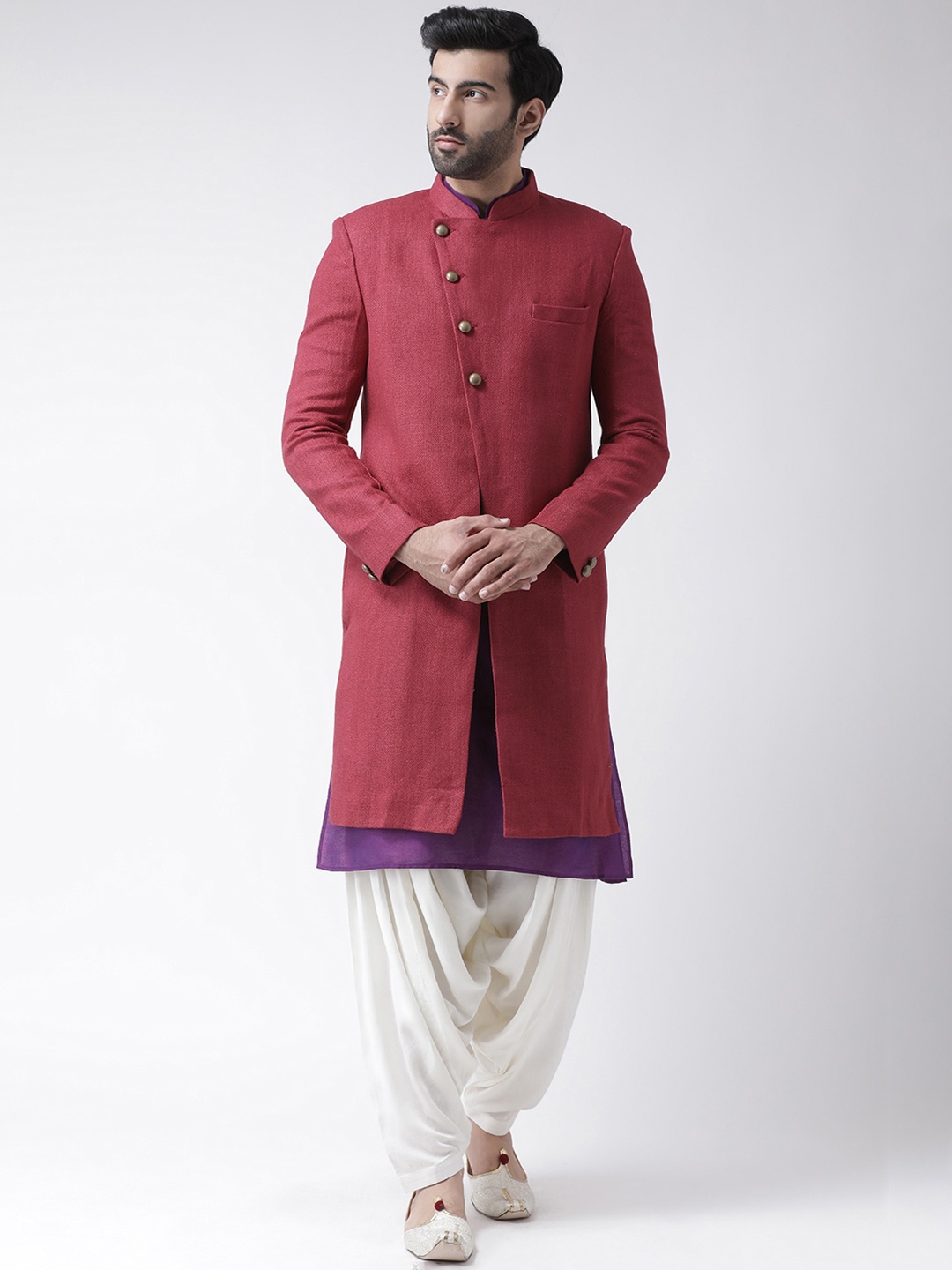 

KISAH Men Maroon & Off-White Solid Bhagalpuri Silk Indowestern Sherwani Patiala Set