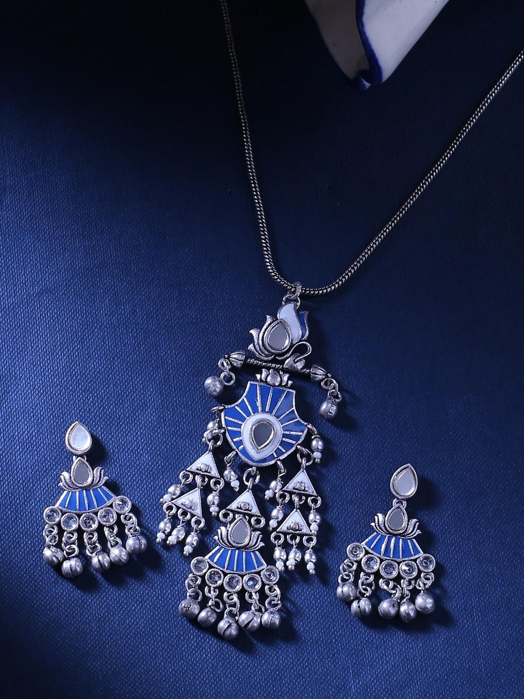 

Voylla Women Silver-Toned Oxidised Jewellery Set