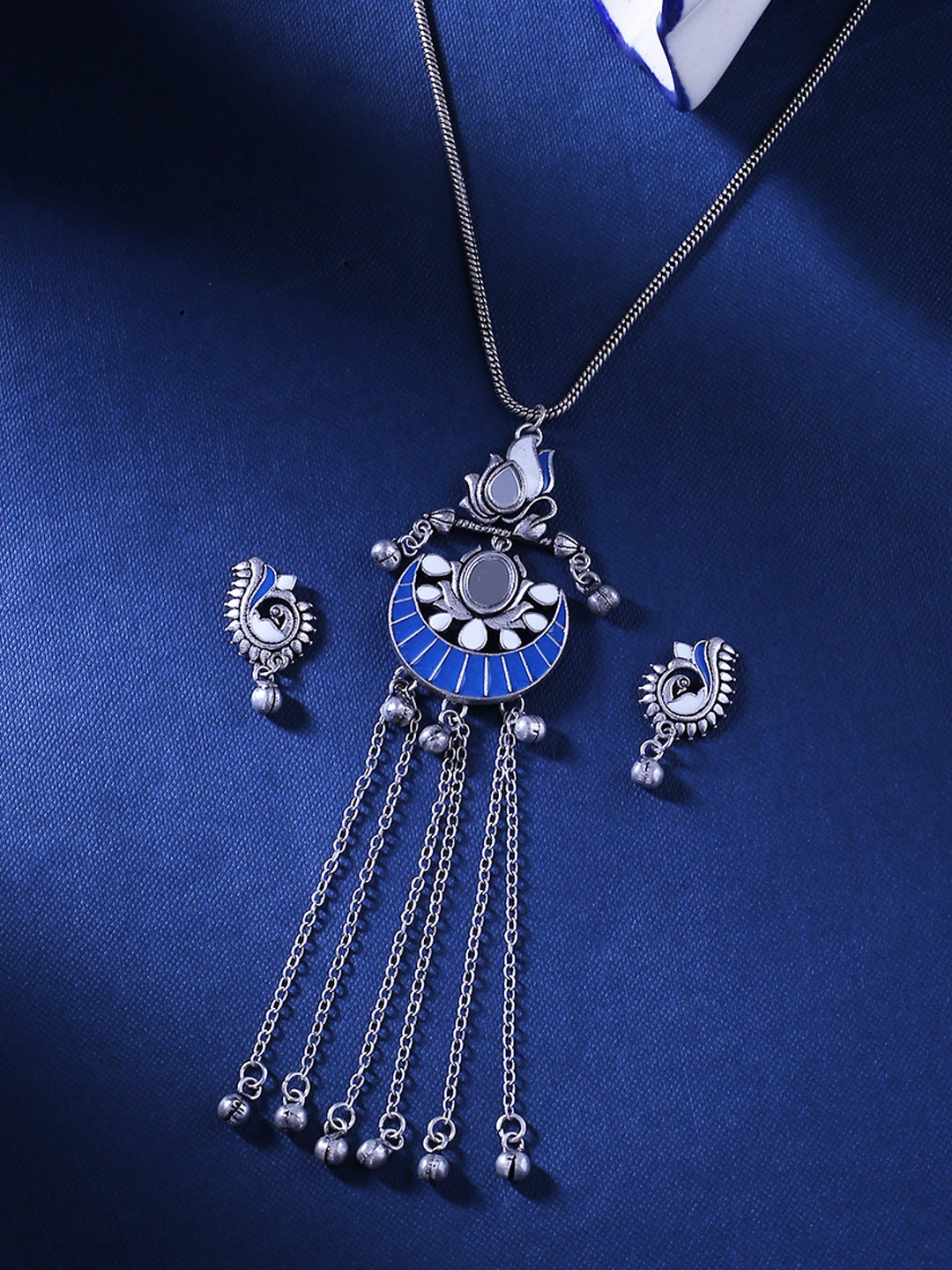 

Voylla Women Silver-Toned Oxidised Jewellery Set