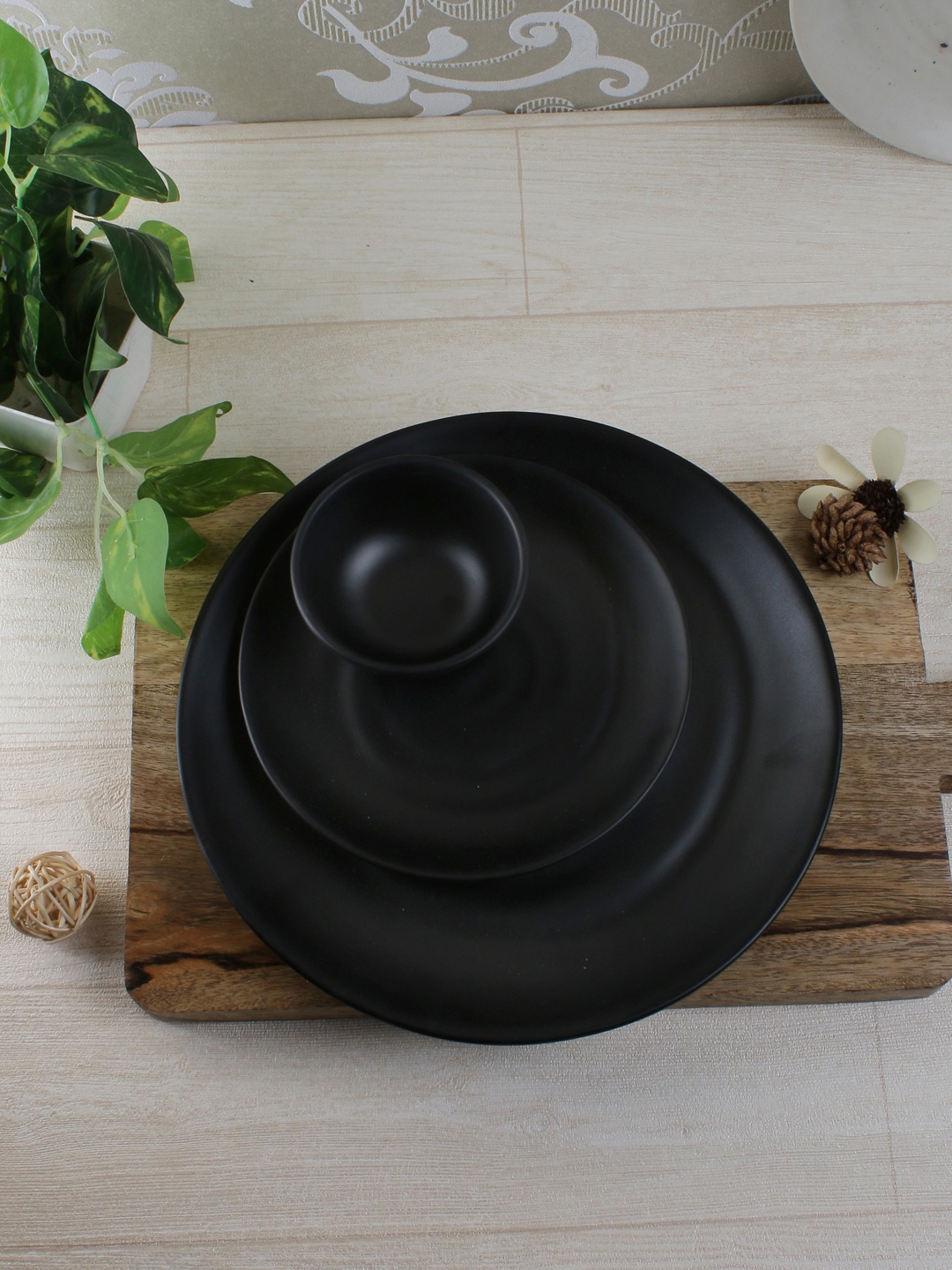 

Servewell Black Set Of 3 Solid Melamine Dinner Set