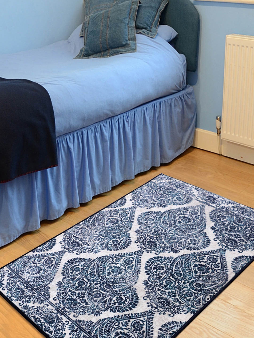 

RUGSMITH Premium Blue & White Patterned No-Shred Carpet
