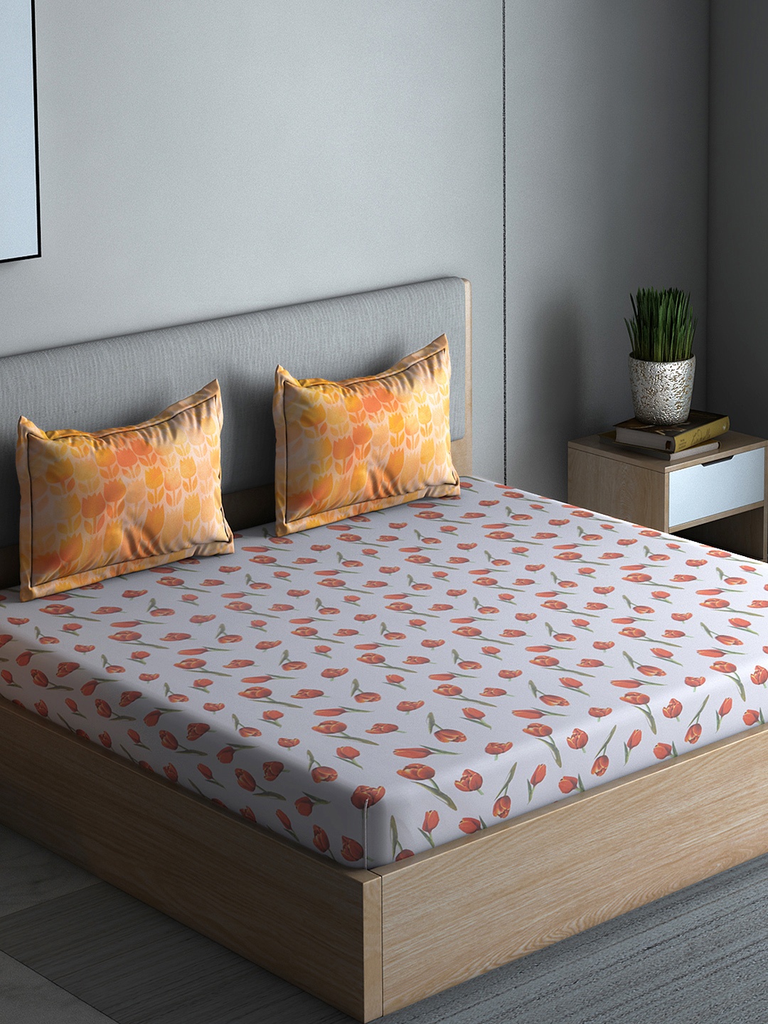 

Boutique Living India Orange & Off-White Floral 300 TC Cotton 1 Queen Bedsheet with 2 Pillow Covers