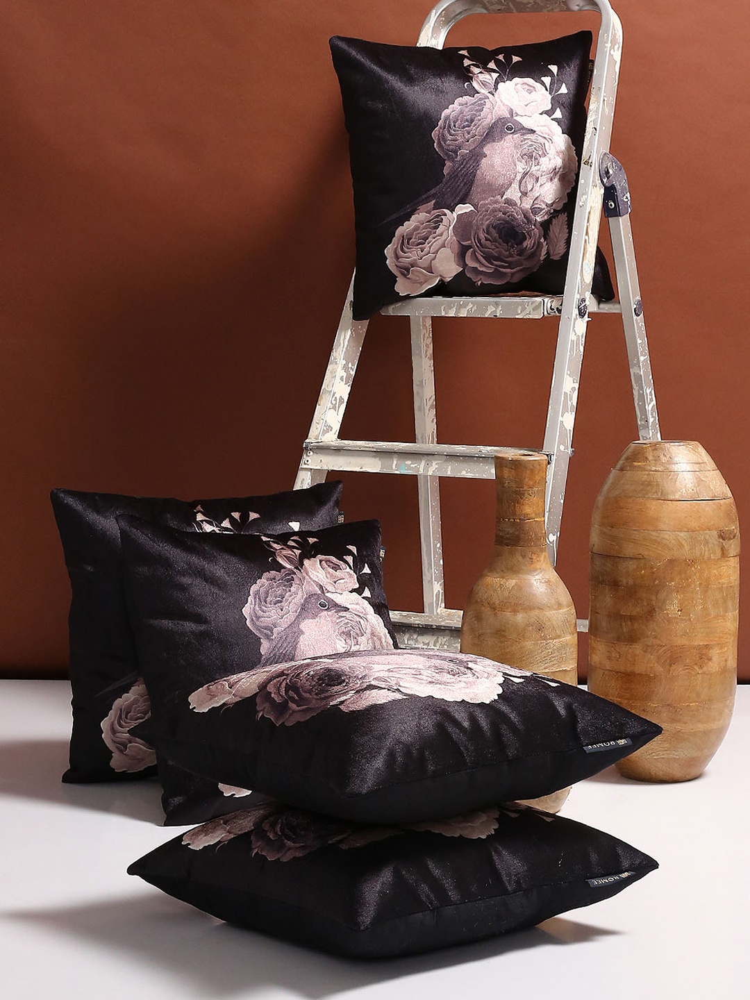 

ROMEE Black Set of 5 Floral Square Cushion Covers