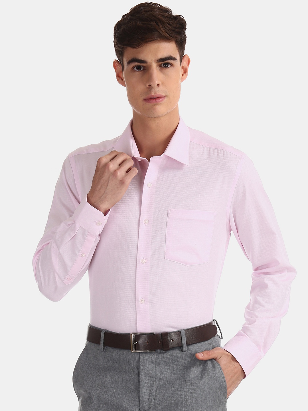

Arrow Men Pink Slim Fit Self Design Formal Shirt