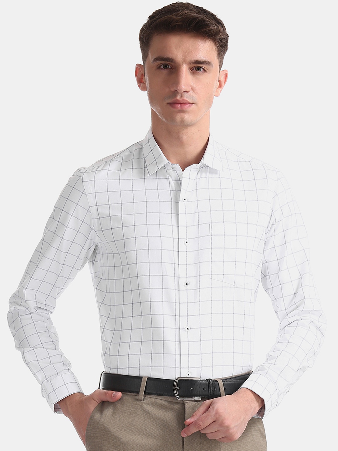

Arrow Men White Slim Fit Checked Formal Shirt