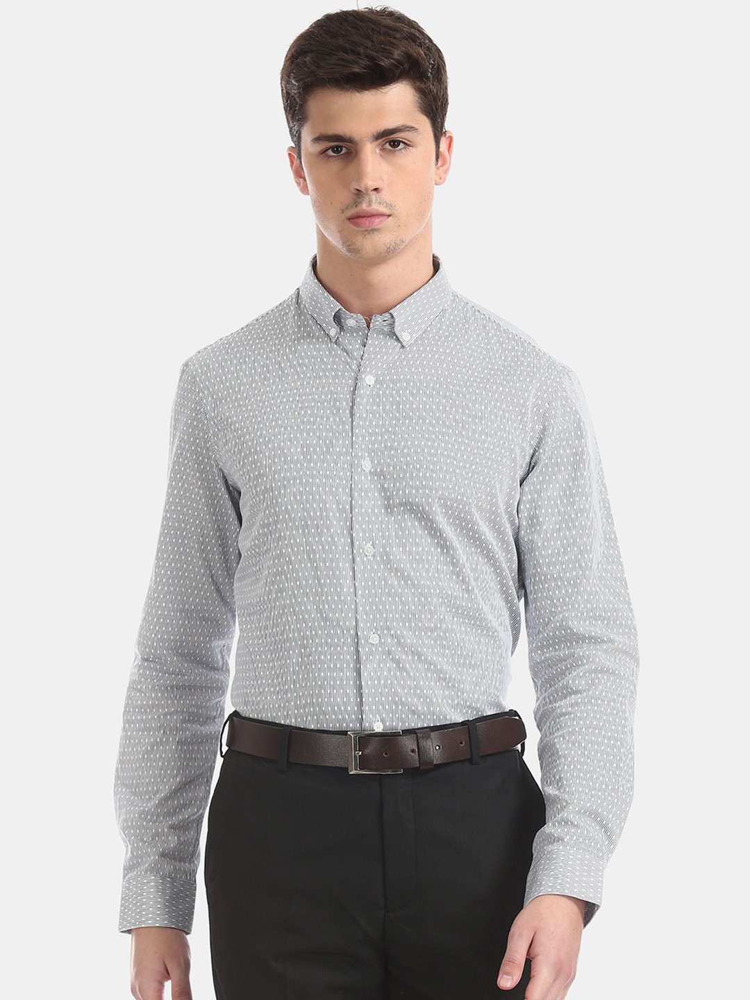 

Arrow Men White & Blue Slim Fit Printed Formal Shirt