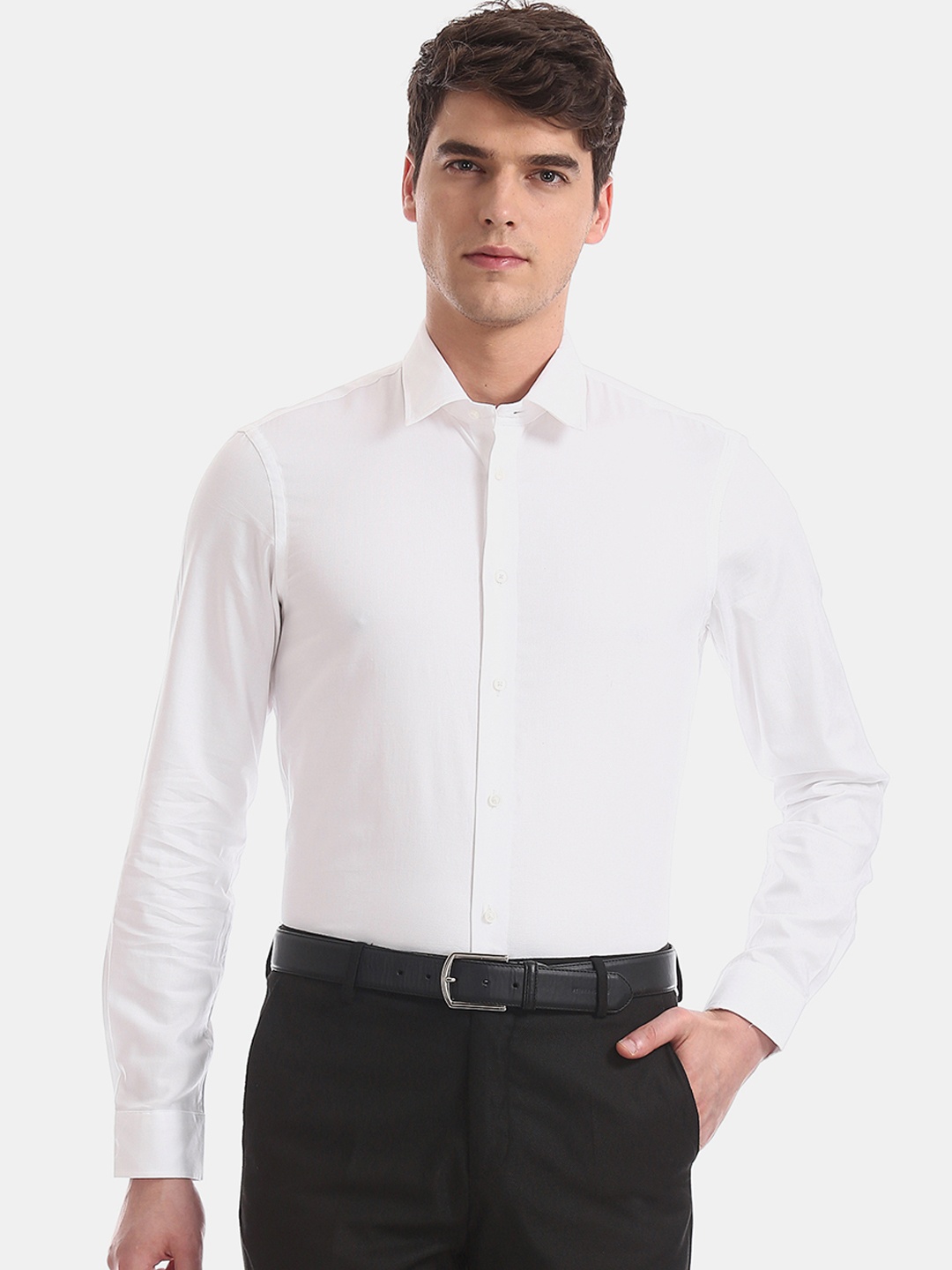 

Arrow Men White Slim Fit Solid Formal Shirt