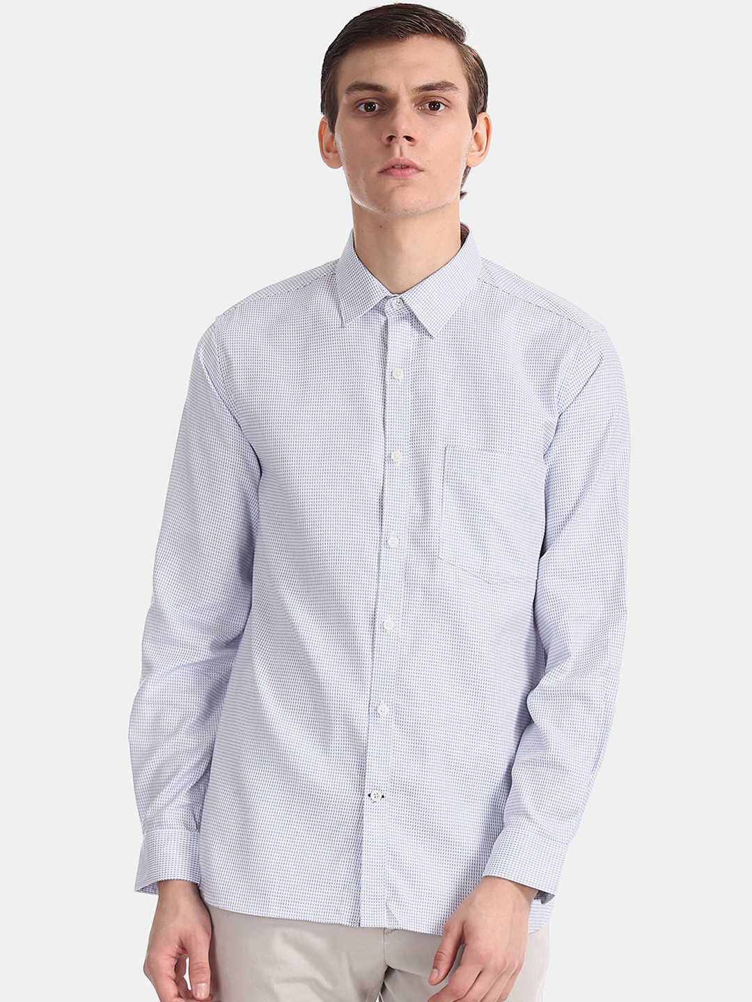 

Excalibur Men White & Blue Regular Fit Self Design Formal Shirt