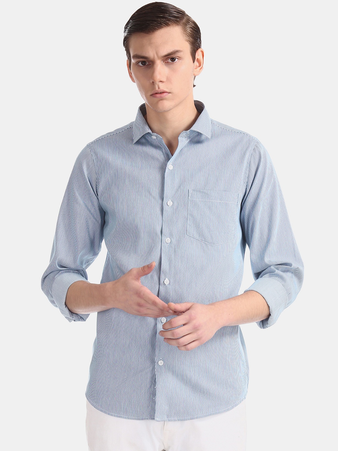 

Excalibur Men Blue Slim Fit Striped Formal Shirt