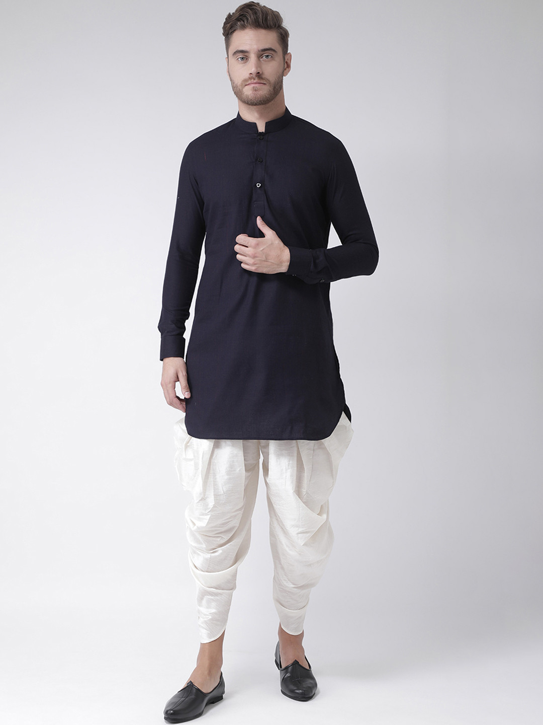 

DEYANN Men Black & Off-White Self Design Kurta with Patiala