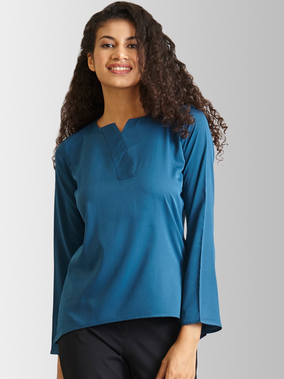 

FableStreet Women Blue Solid Relaxed Fit High-Low Top