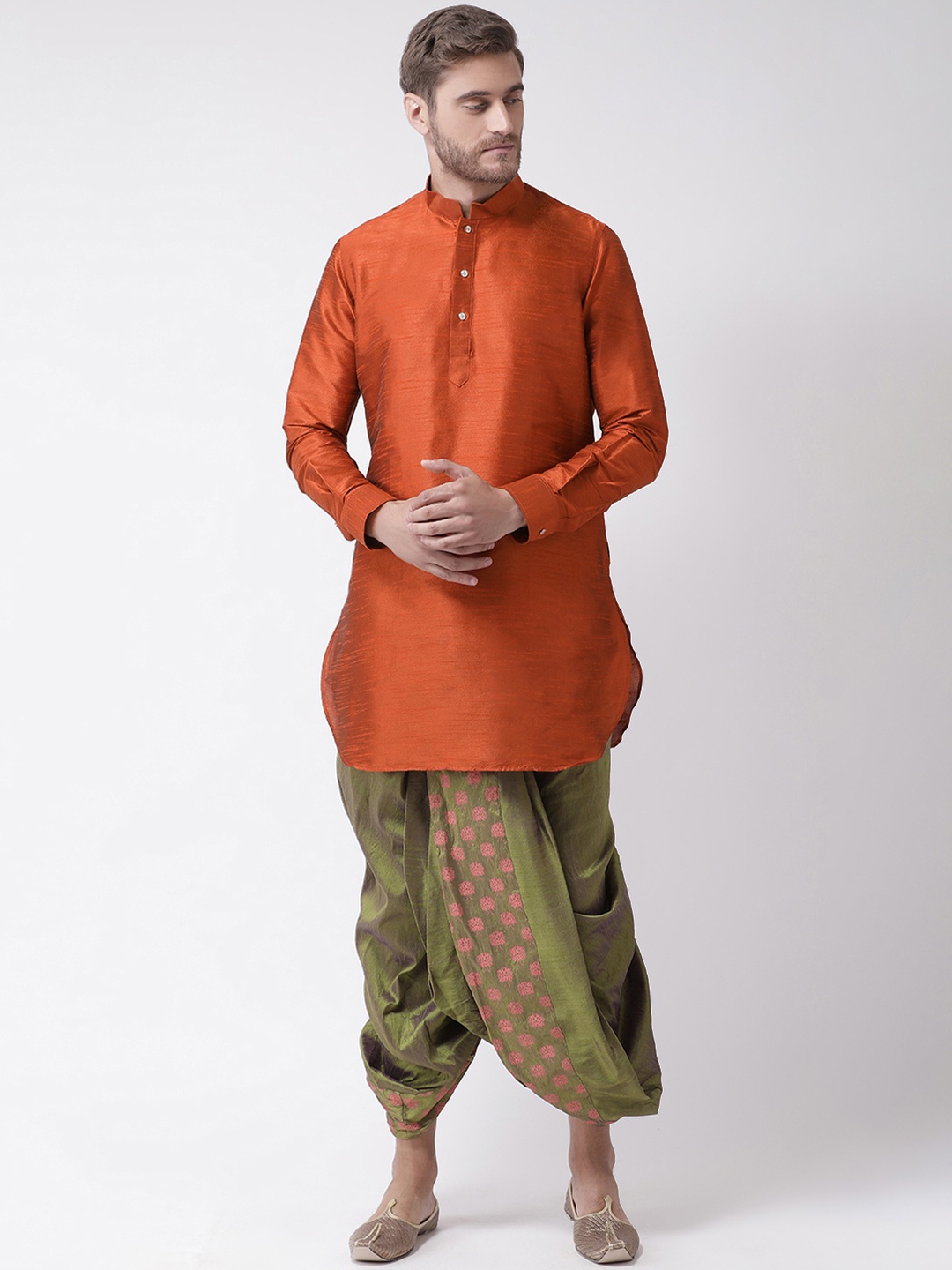 

DEYANN Men Orange & Green Solid Dupion Silk Kurta with Dhoti Pants