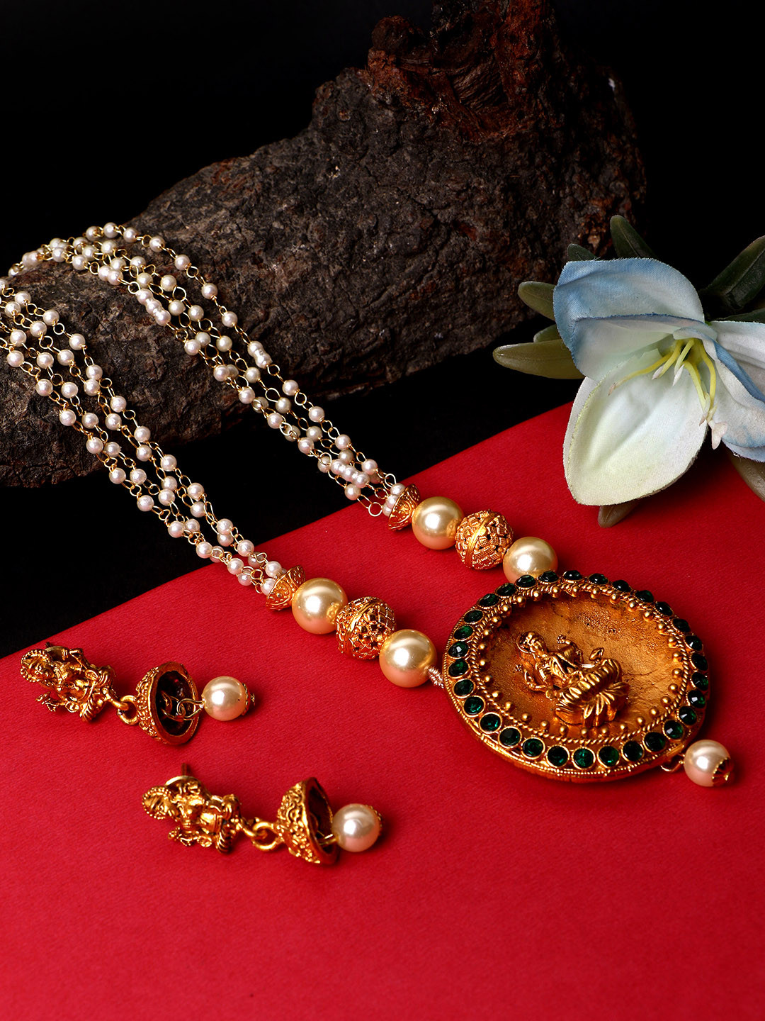 

ANIKAS CREATION Women Gold-Plated & Green Antique Goddess Laxmi Temple Jewellery Set