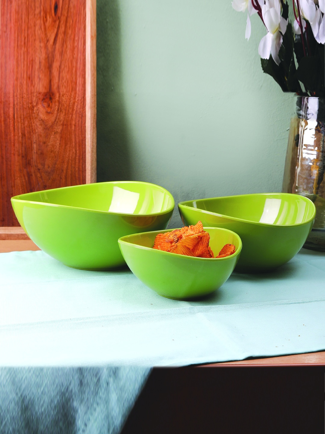 

Servewell Set of 3 Green Solid Melamine Bowls