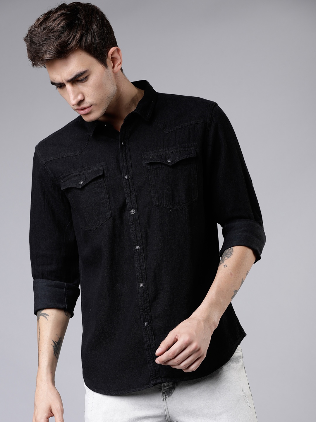 

LOCOMOTIVE Men Black Slim Fit Solid Casual Shirt