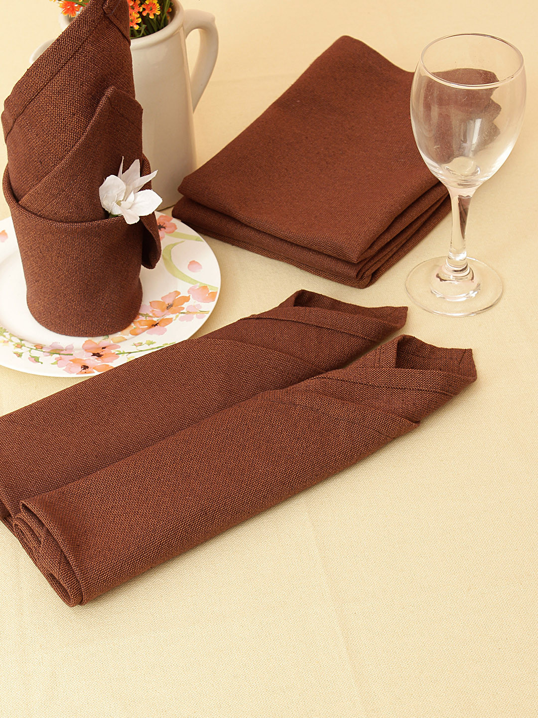 

Soumya Beige & Brown Table Cover With Set of 6 Napkins