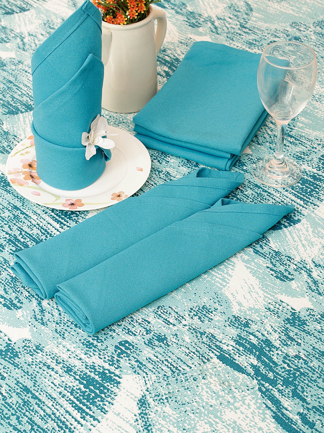 

Soumya Blue & Beige Printed Table Cover With Set of 6 Napkins