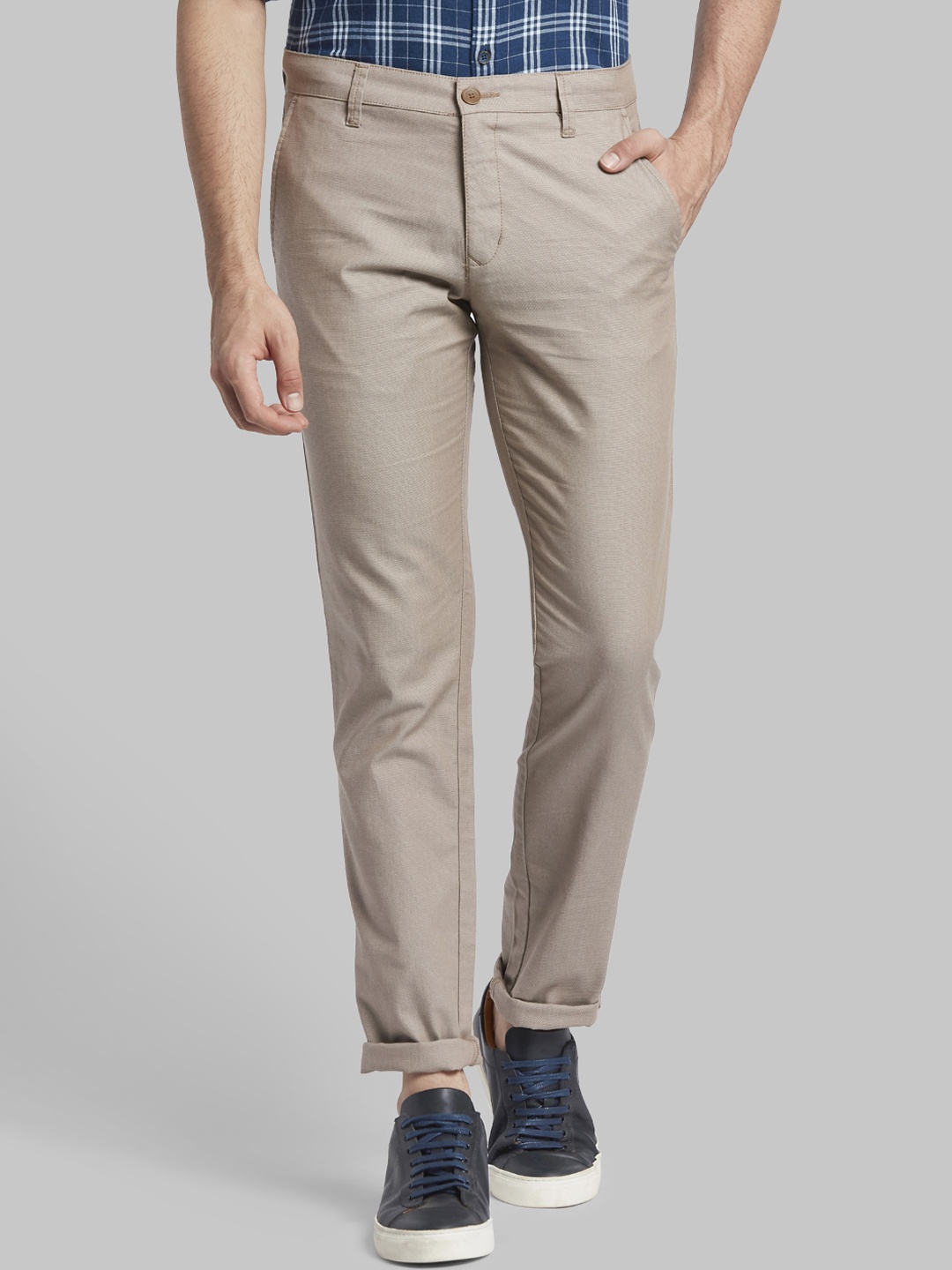 

Parx Men Khaki Tapered Fit Self Design Regular Trousers