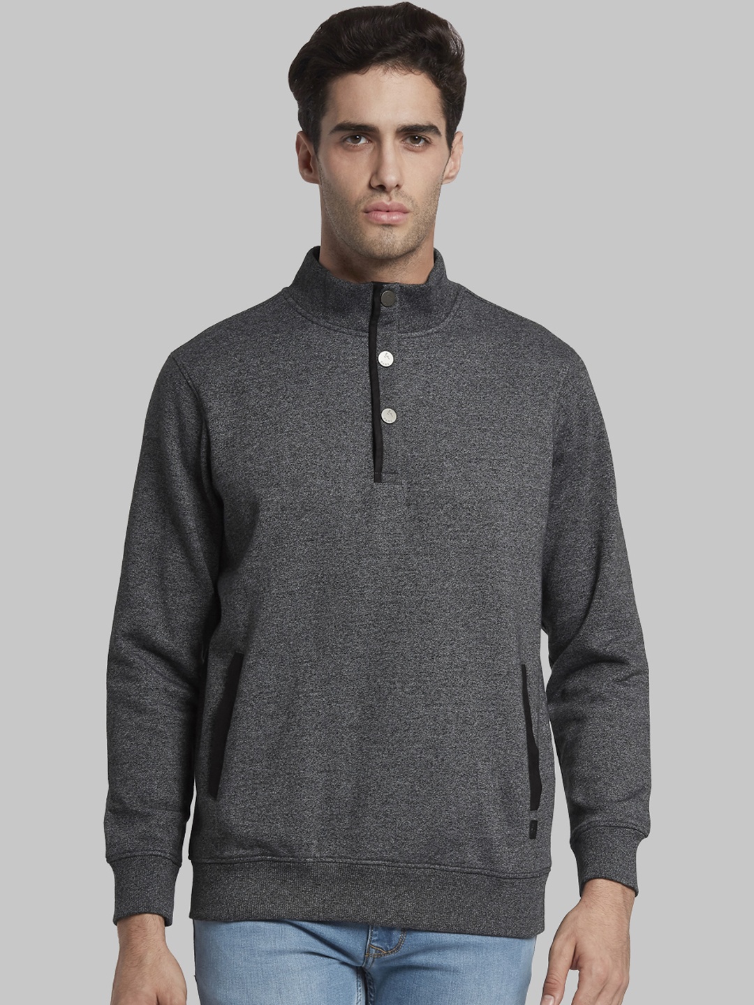 

Parx Men Grey Solid Sweatshirt