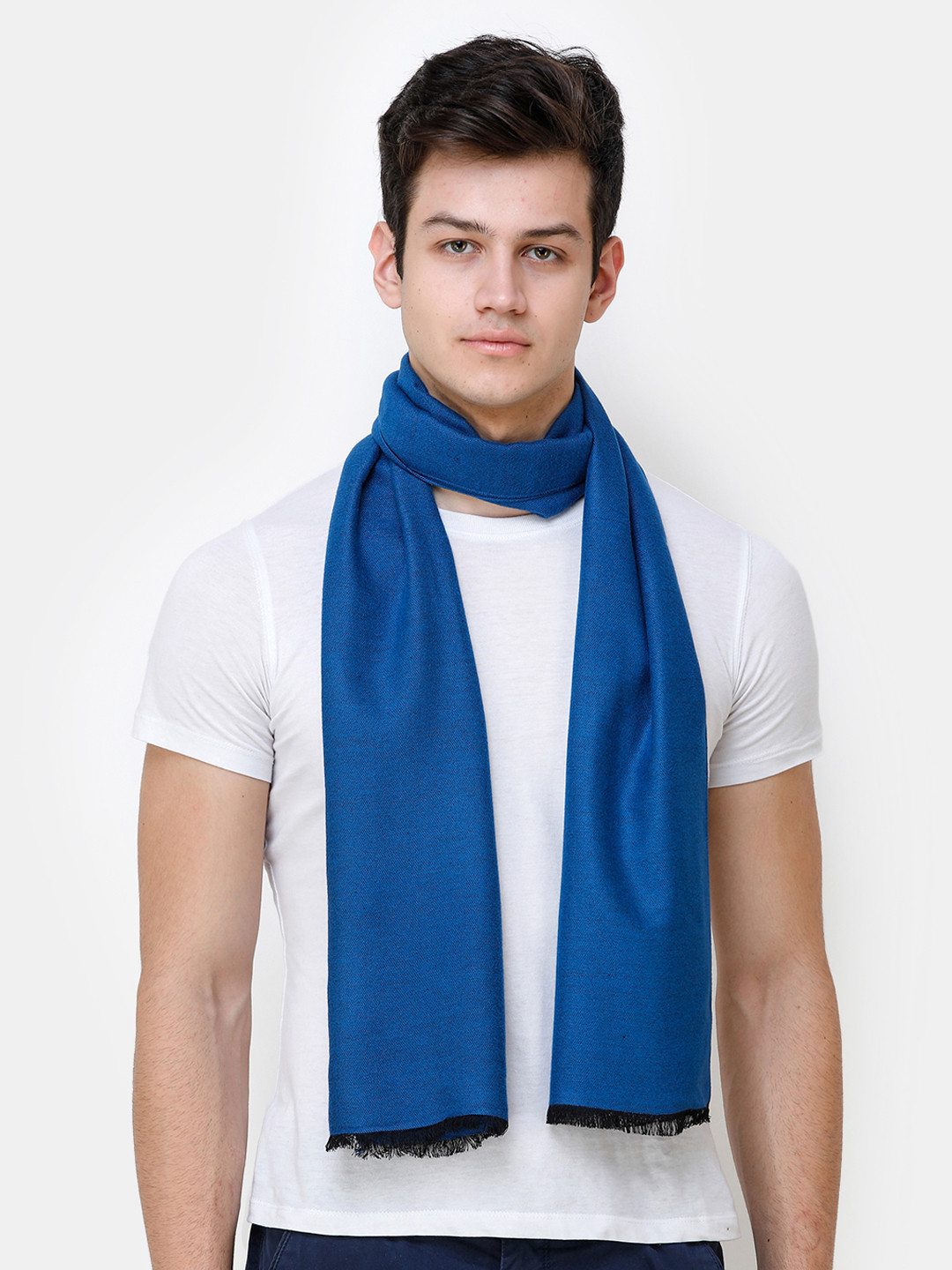 

Alvaro Castagnino Men Blue Solid Muffler