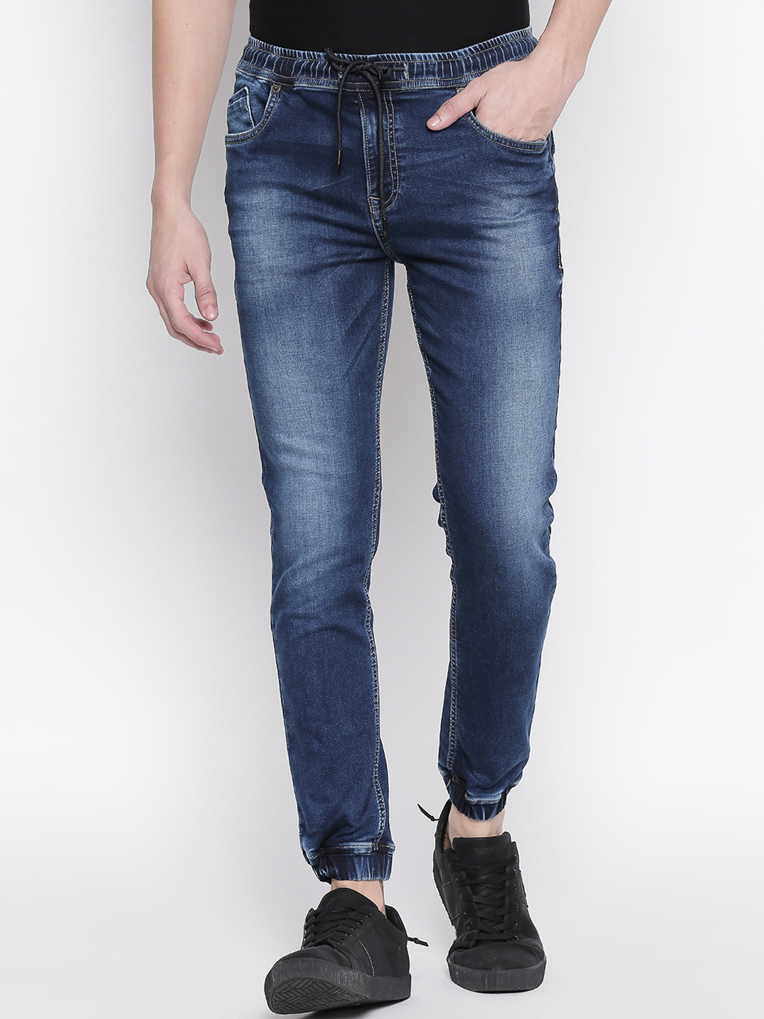 

Mufti Men Navy Blue Regular Fit Mid-Rise Clean Look Stretchable Jeans