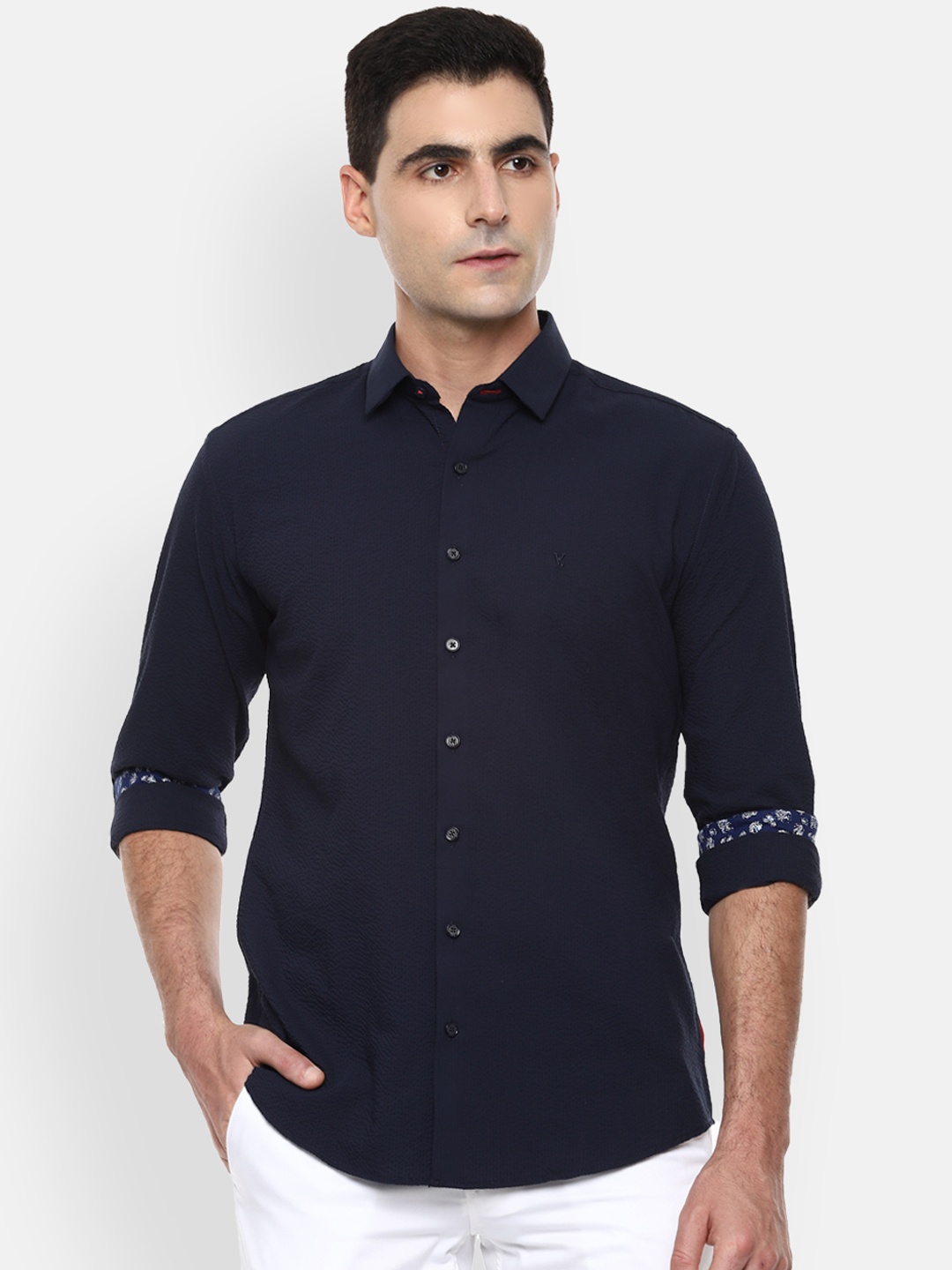 

V Dot Men Navy Blue Slim Fit Solid Casual Shirt