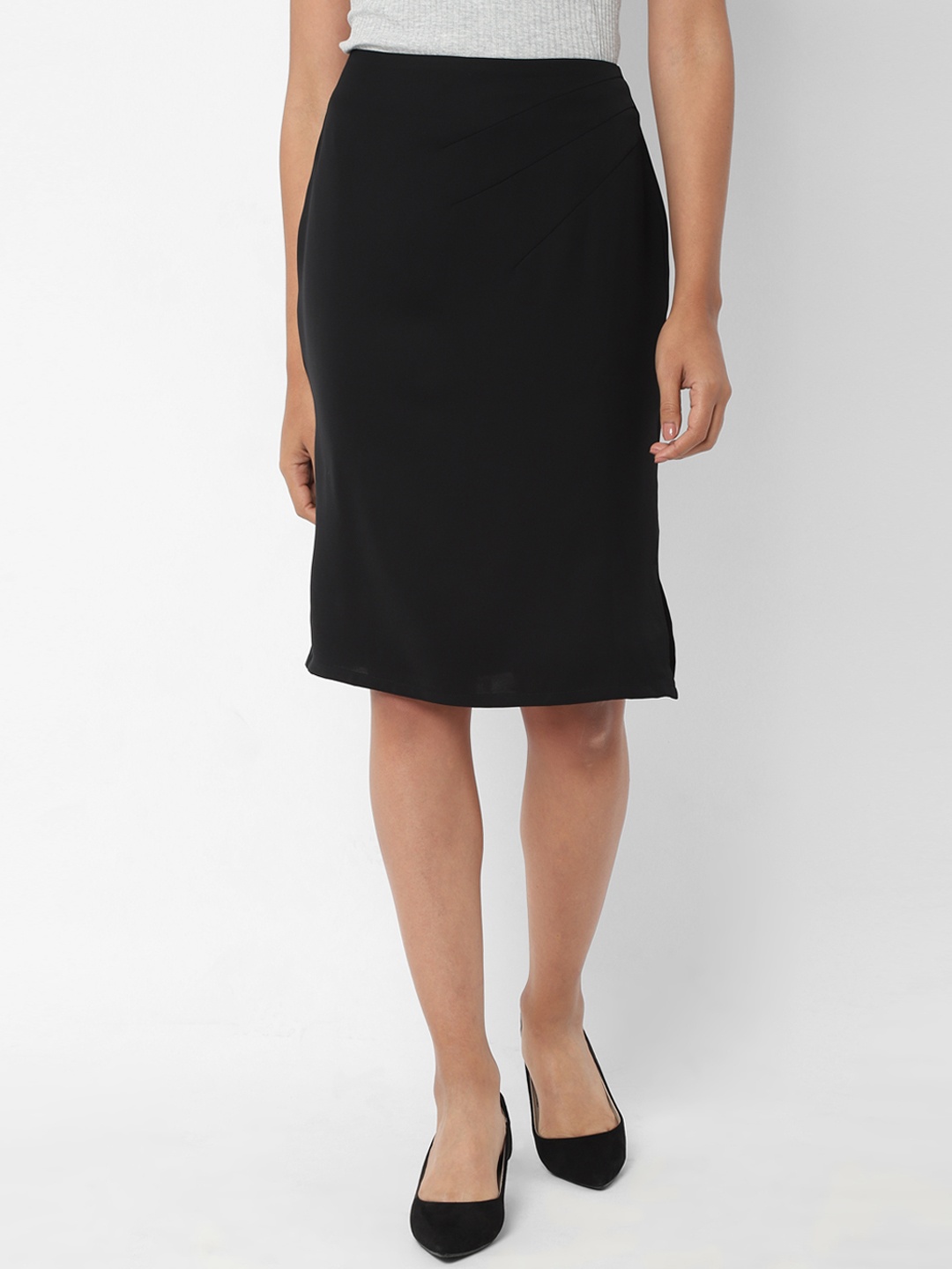 

Allen Solly Woman Black Solid Formal Straight Skirt