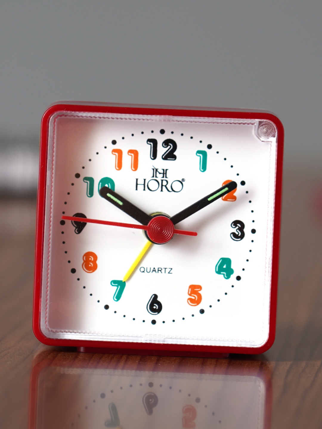 Horo White & Red Handcrafted Geometric Solid Analogue Table Clock