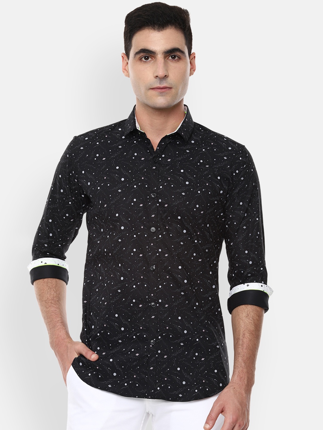 V Dot Men Black & White Skinny Fit Printed Casual Shirt