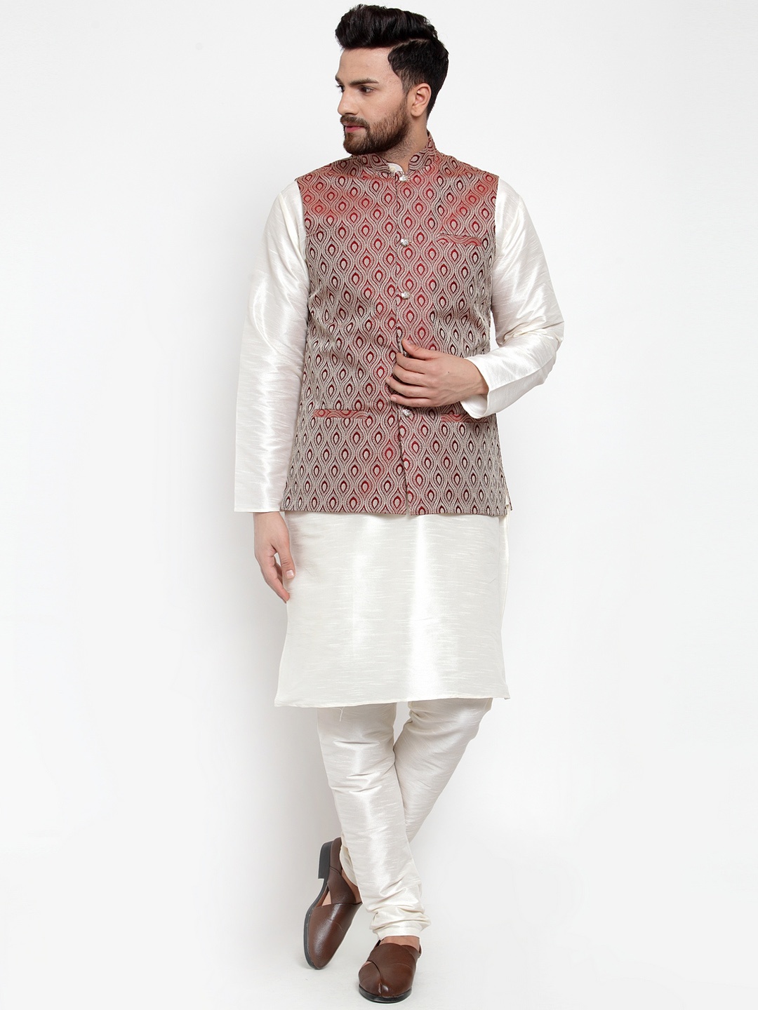 Jompers Men Off-White & Maroon Self Design Kurta with Churidar