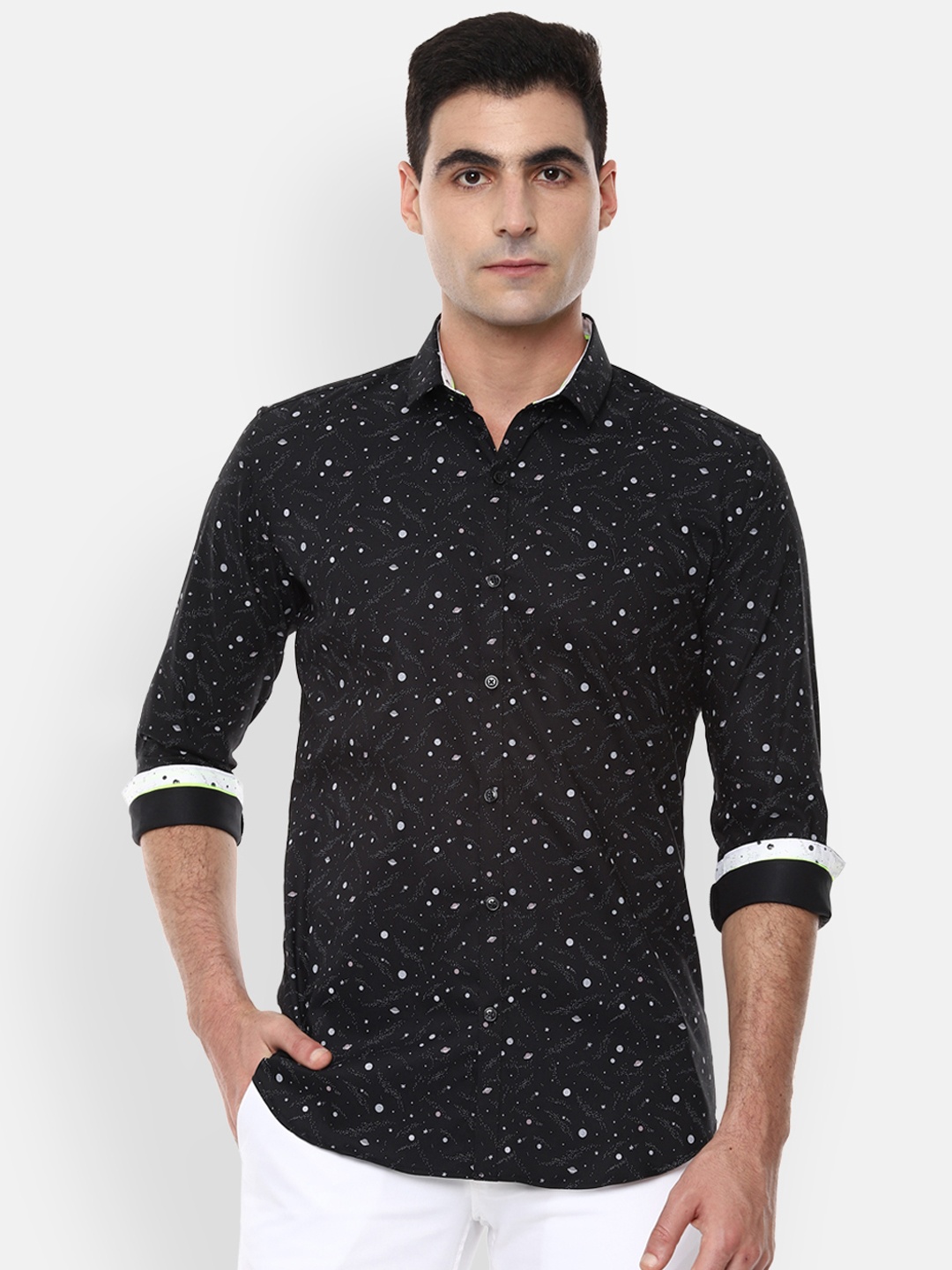 

V Dot Men Black Skinny Fit Printed Casual Shirt