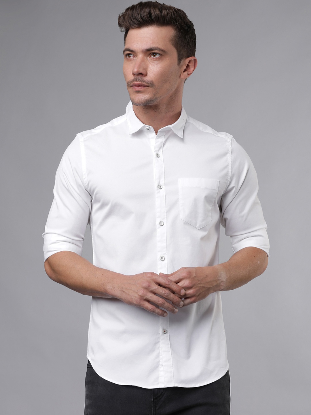 

LOCOMOTIVE Men White Slim Fit Solid Casual Shirt