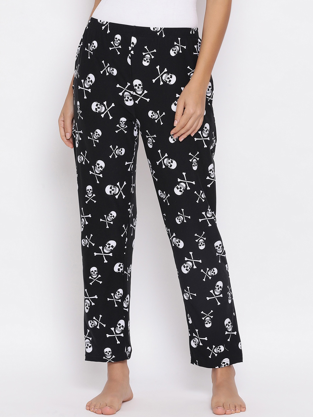 

Clovia Women Black & White Printed Lounge Pants LB0176F13XXL