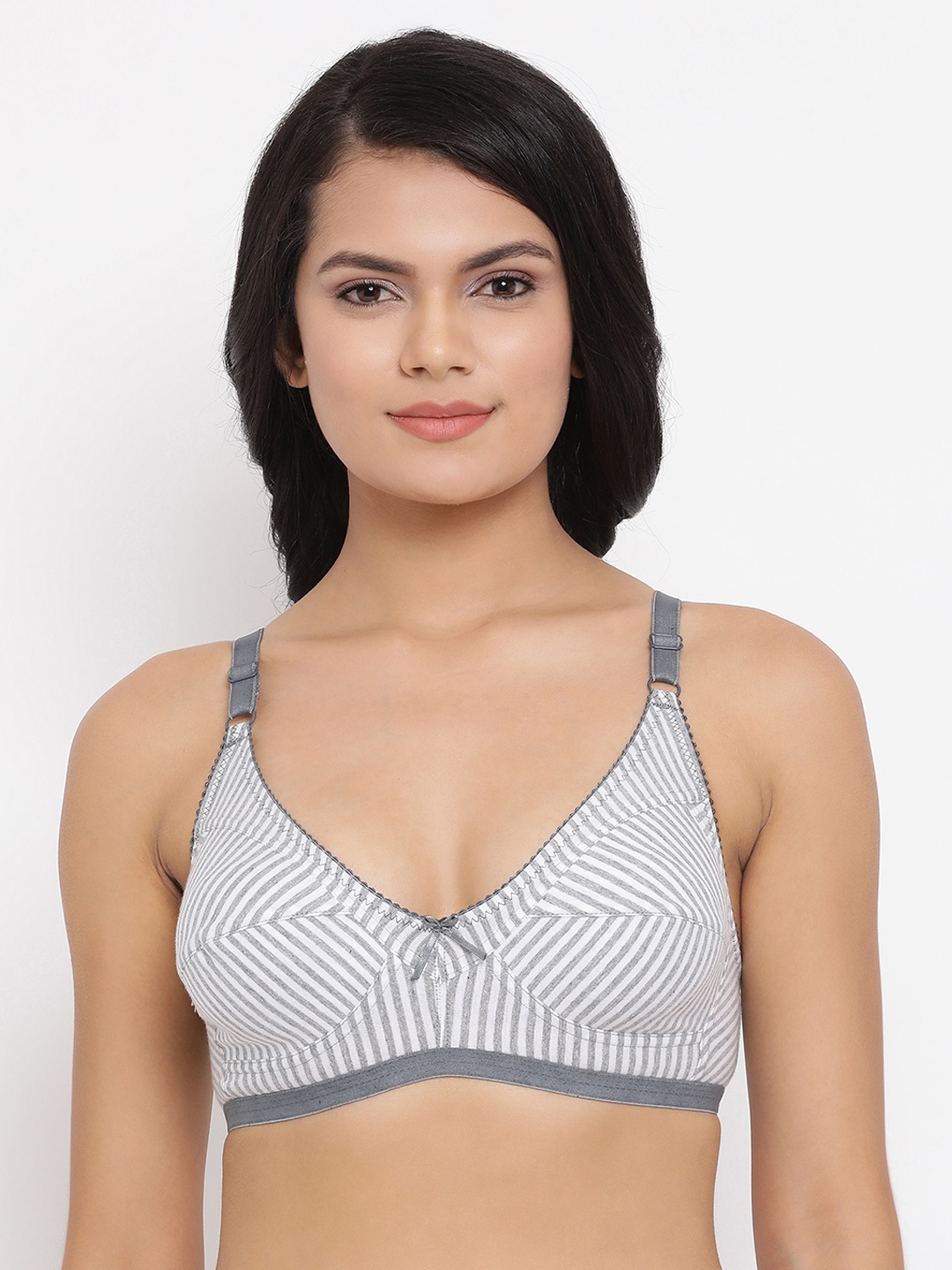 

Clovia Grey & White Printed Non-Wired Non Padded Everyday Bra BR0185G0532B