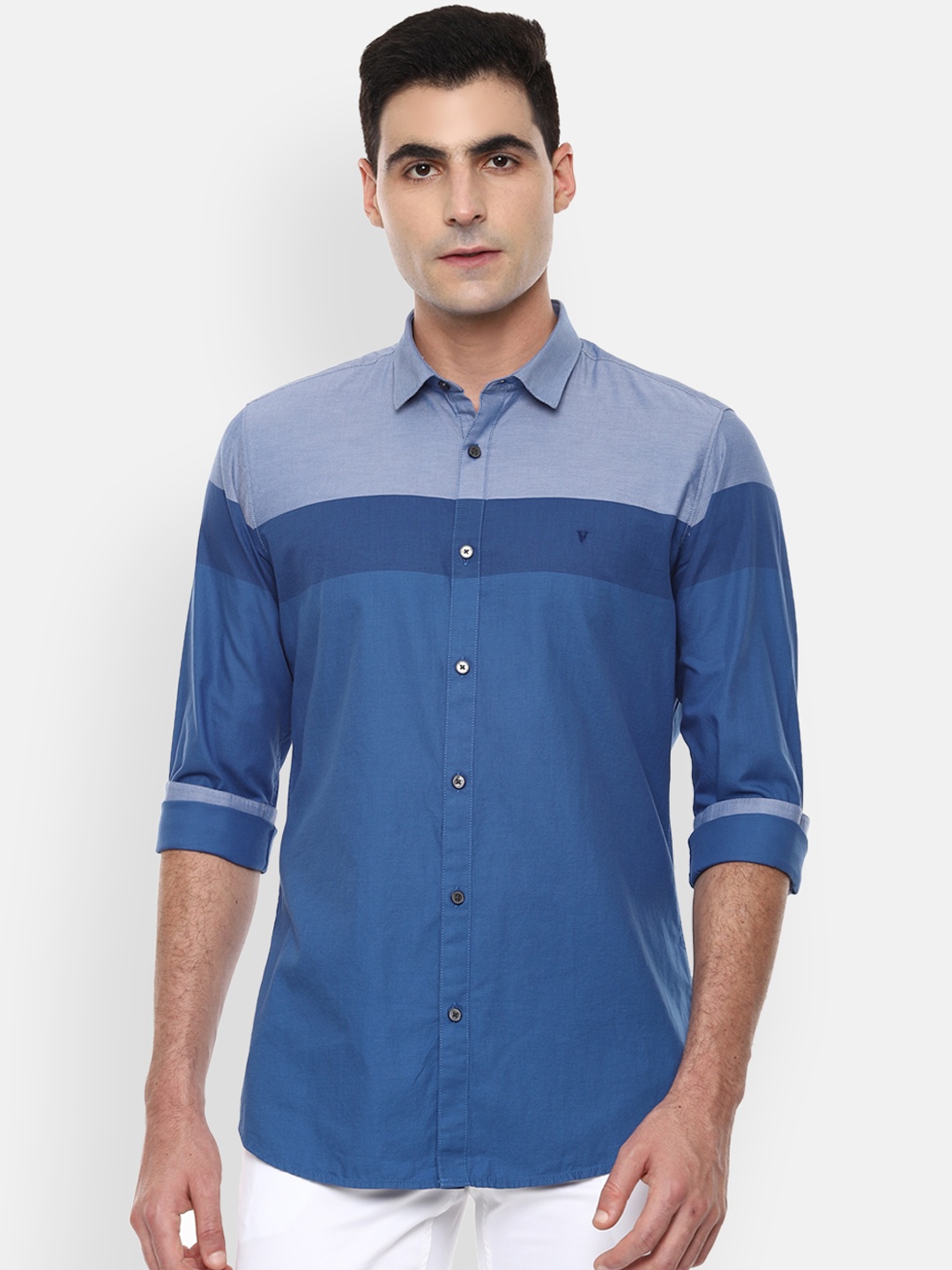 

Van Heusen Sport Men Blue Slim Fit Colourblocked Casual Shirt
