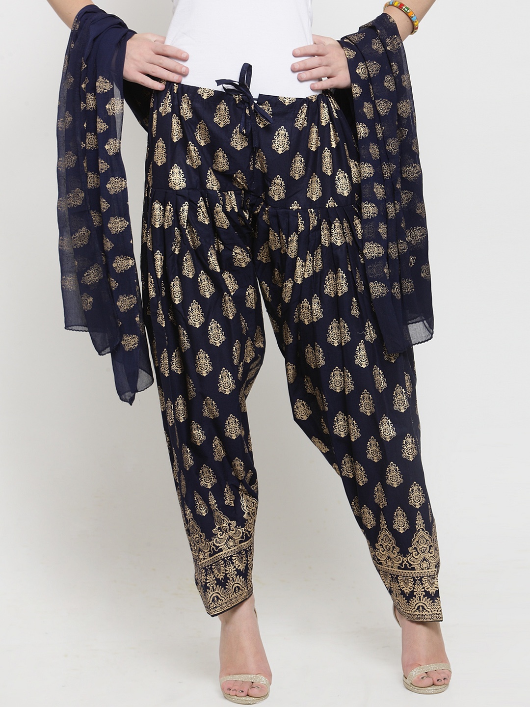 

Clora Creation Women Navy Blue & Gold-Toned Block Printed Salwar & Dupatta Set