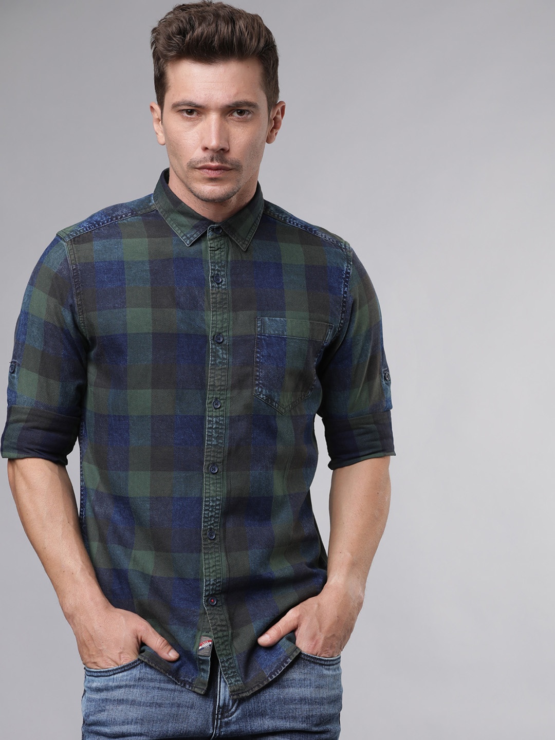 

LOCOMOTIVE Men Navy Blue & Green Slim Fit Checked Casual Shirt