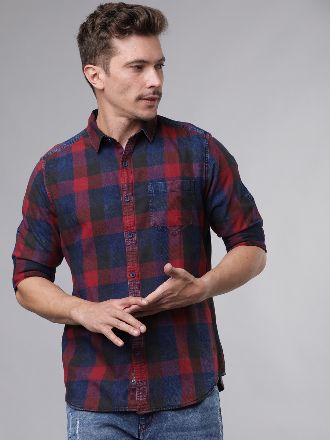 

LOCOMOTIVE Men Navy Blue & Red Slim Fit Yarn Dyed Checked Casual Shirt