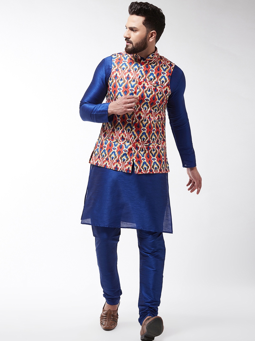 

SOJANYA Men Blue & Red Printed Kurta with Churidar With Nehru Jacket
