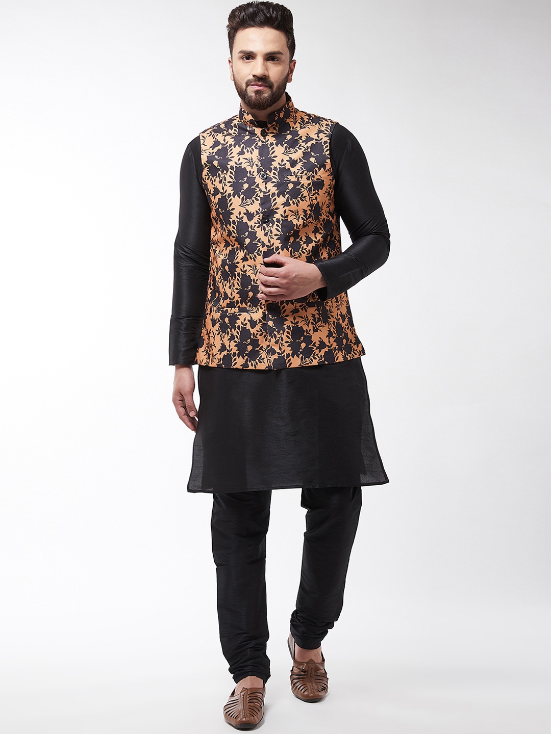 

SOJANYA Men Black & Peach-Coloured Kurta with Churidar & Printed Nehru Jacket