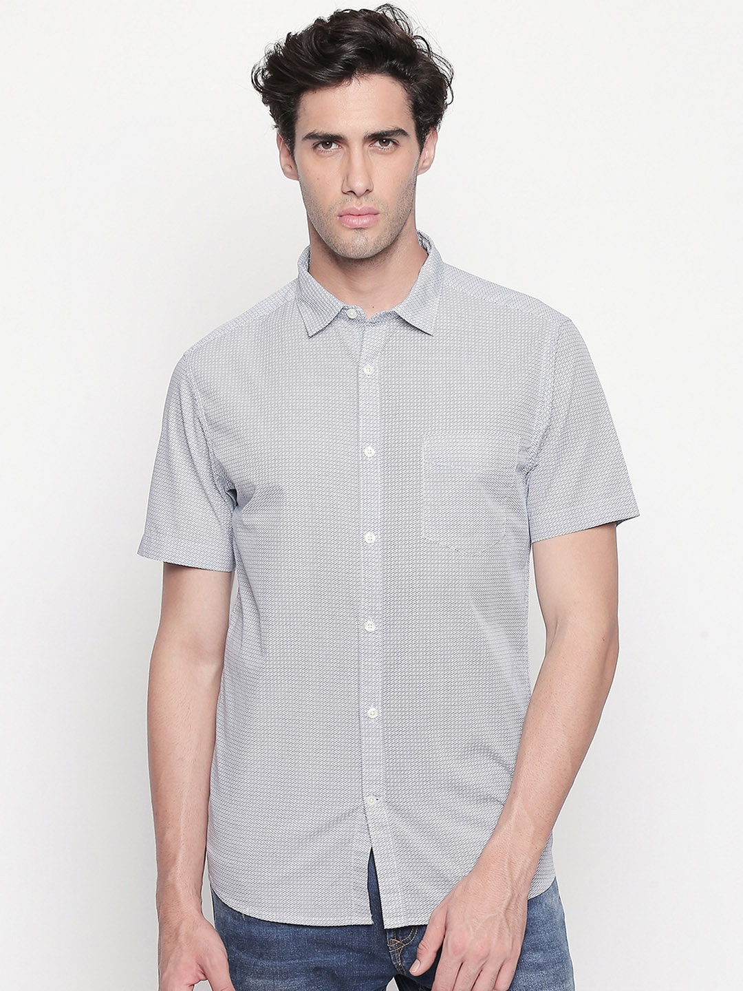 

BYFORD by Pantaloons Men White & Navy Blue Regular Fit Printed Casual Shirt