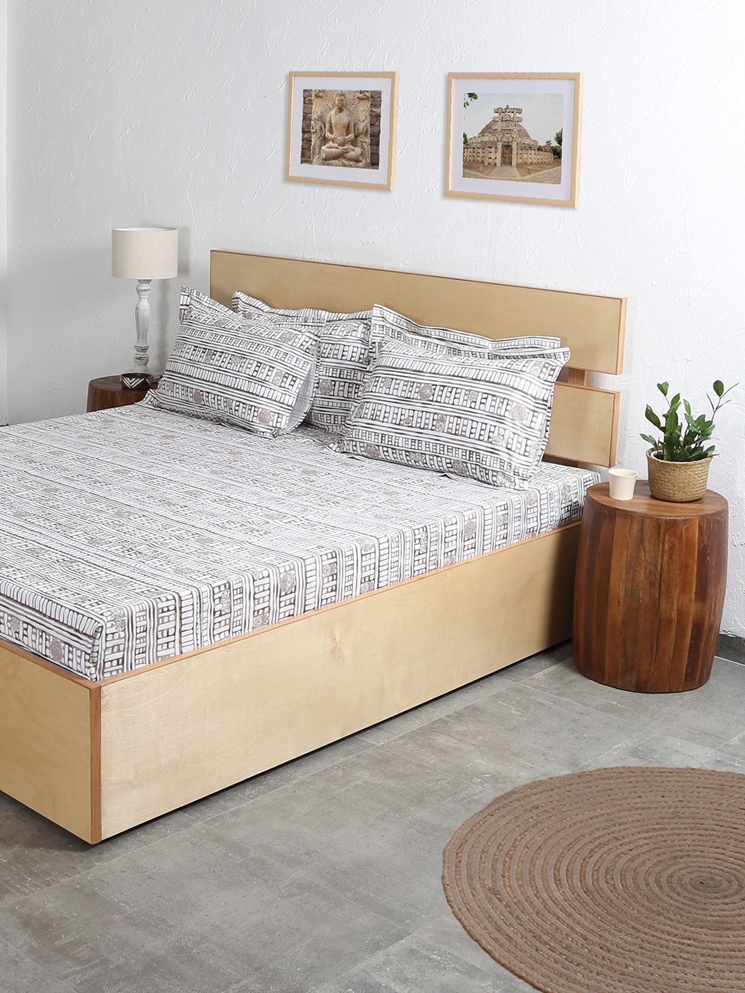 

House This Grey Abstract 180 TC Cotton 1 Queen Bedsheet with 2 Pillow Covers
