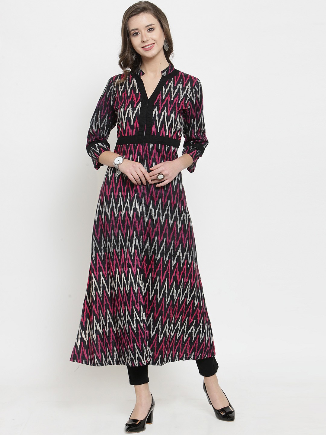 

Get Glamr Women Black & Pink Printed A-Line Kurta
