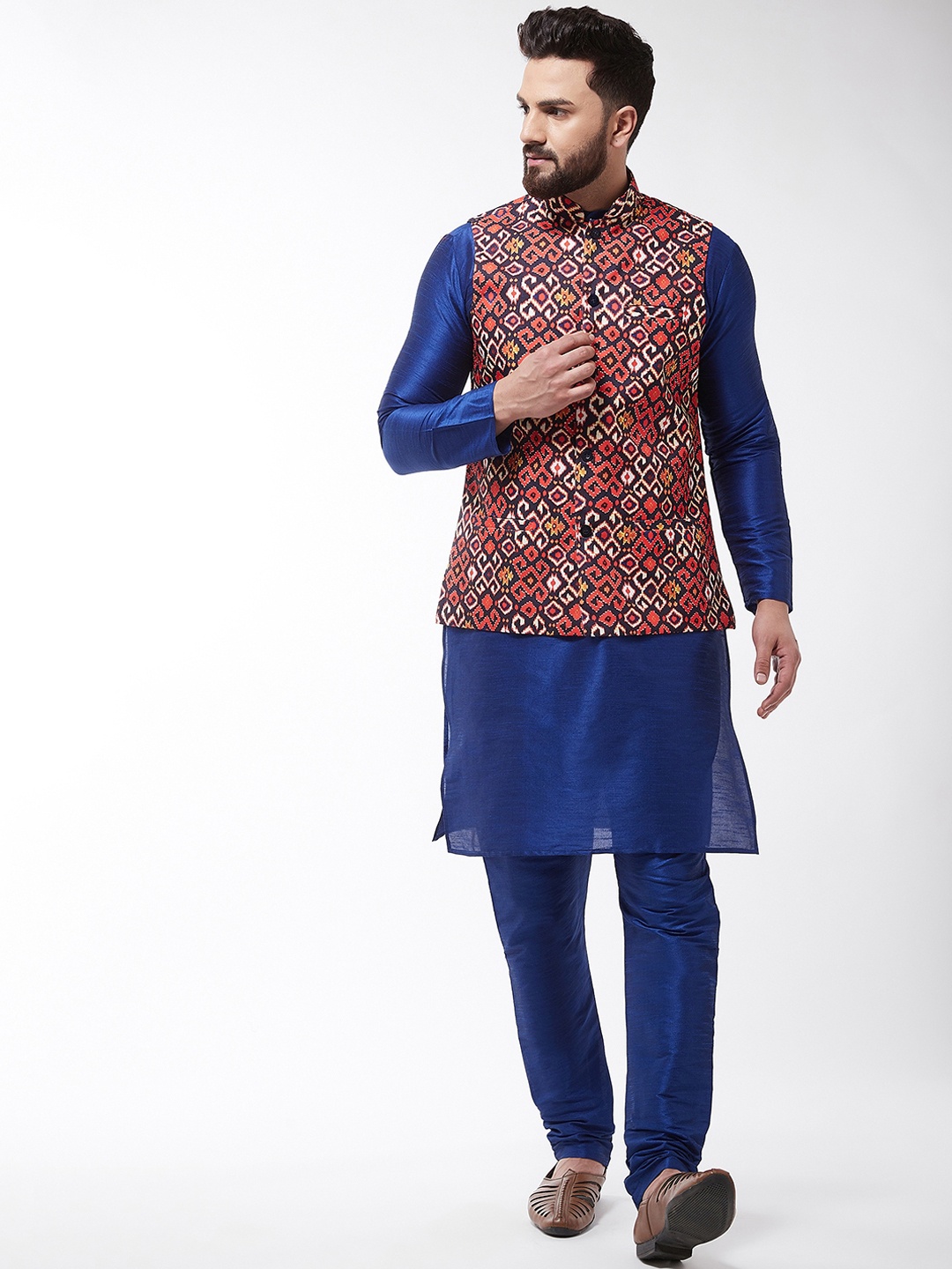 SOJANYA Men Blue & Red Printed Kurta with Churidar With Nehru Jacket