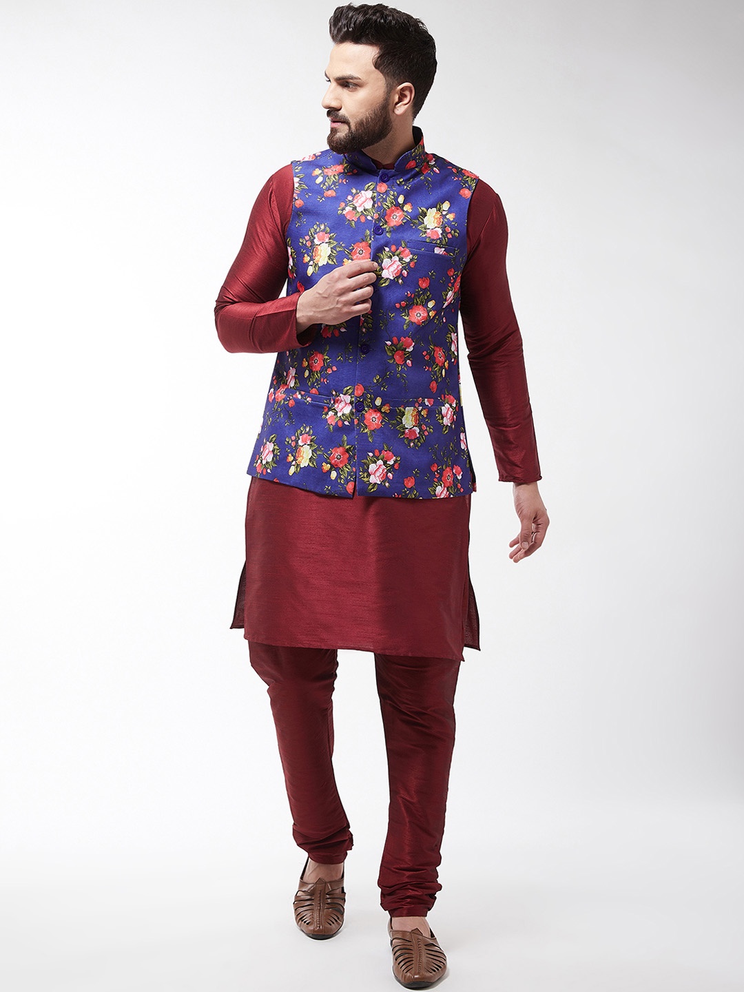 

SOJANYA Men Maroon & Blue Kurta with Churidar & Printed Nehru Jacket
