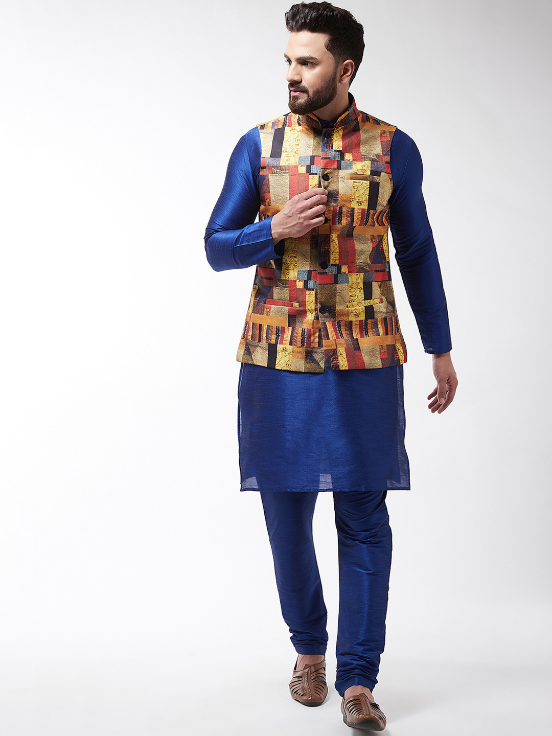 

SOJANYA Men Blue & Beige Printed Kurta with Churidar & Nehru Jacket